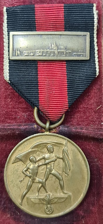 Boxed Czech Occupation Medal with Prague Bar