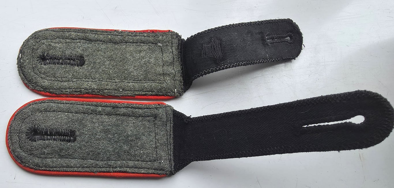 Pair of Waffen-SS Scharführer der (Sturm)Artillerie-Truppen
