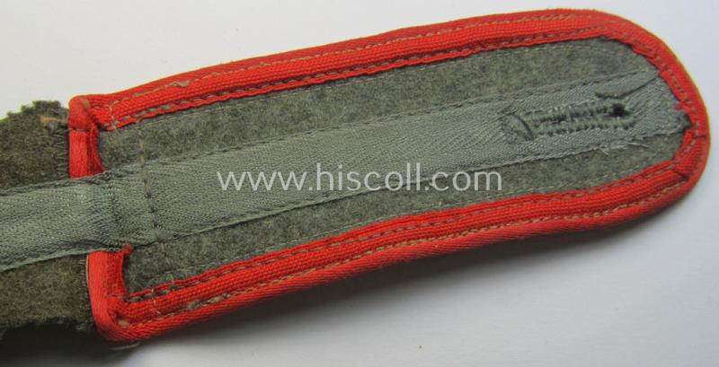 Single, later-war-period (ie. so-called: 'M44'-pattern-), simplified, WH (Heeres) NCO-type shoulderstrap as was intended for usage by an: 'Uffz. eines (Sturm)Art.-Regiments'
