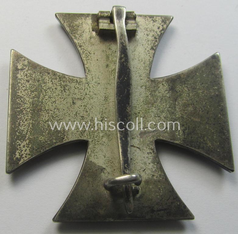 Attractive 'Eisernes Kreuz 1. Klasse' (or: Iron Cross 1st class) being a non-maker-marked (and non-magnetic!) example as was - I deem - produced by the 'Hersteller' (ie. maker): 'B.H. Mayer's Kunstprägeanstalt'
