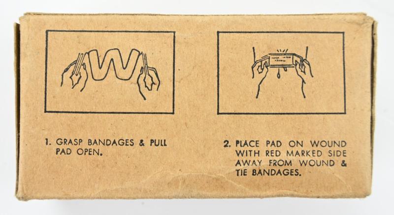 US Vietnam Era First Aid Field Dressing Kit