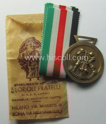 Stonemint medal-set: 'Deutsch-Italienische Feldzugsmedaille' (or: German-Italian campaign-medal) being...