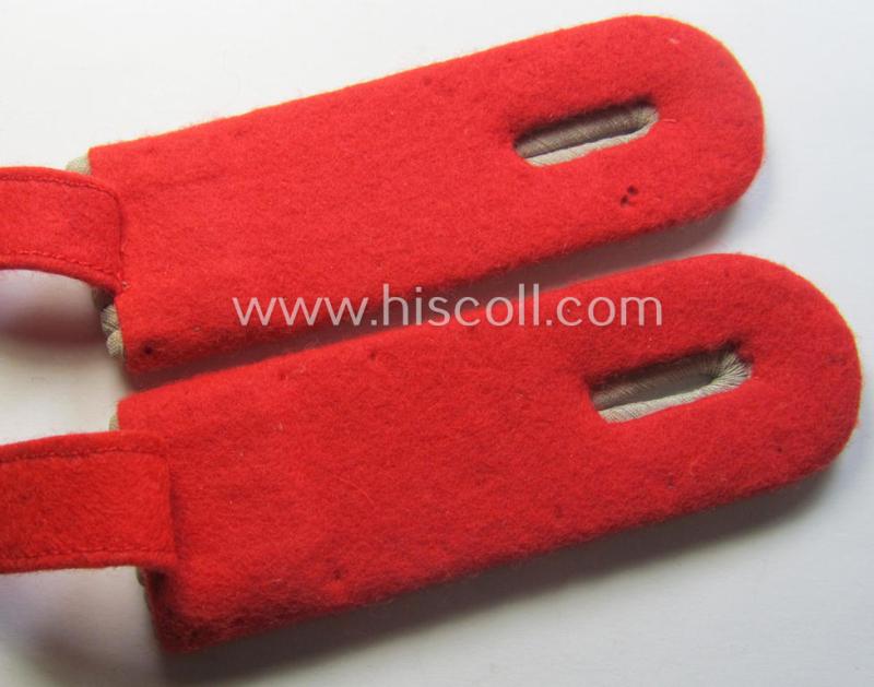 Pair of WH (Heeres) officers'-type shoulderboards: 'Leutnant eines (Sturm)Artillerie-Rgts. o. Abtgs.'