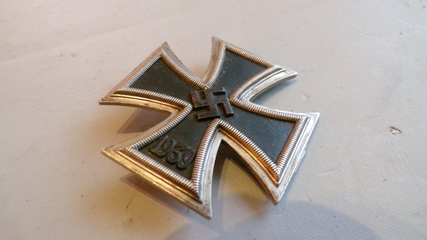 Iron Cross 1939 1st Class "20"