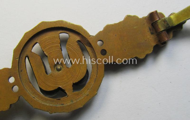 Attractive, tombak- (ie. 'Buntmetall'-) based- and/or non-maker-marked example of a WH (Luftwaffe) 'Frontflugspange für Kampfflieger in Bronze' as presumably produced by the: 'C.E. Juncker'-company