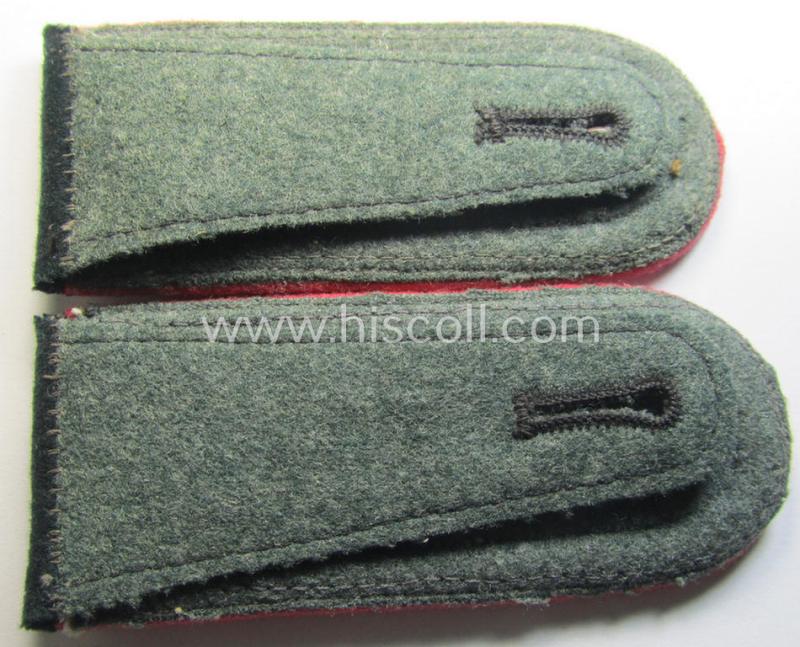 Superb - and fully matching! - pair of WH (Heeres), early-war period- (ie. 'M36 o. M40'-pattern) 'cyphered' NCO-type shoulderstraps as was intended for an: 'Oberfeldwebel eines Panzerjäger-Abts. o. Rgts.'