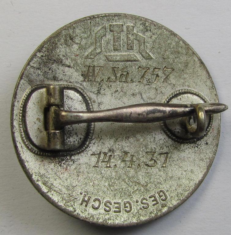 Attractive, enamelled lapel-pin: 'Der Stahlhelm' - Bund der Frontsoldaten (Sta) - Eintrittsabzeichen 1931' which is nicely engraved: 'IV. Sa. 757' and dated: '14.4.31' and that comes in an overall nice (and/or fully undamaged!), condition