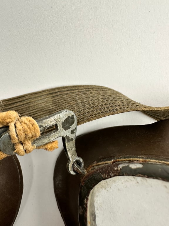 Wehrmacht "Kradmelder brille"  1945 P.W. Rare!!!