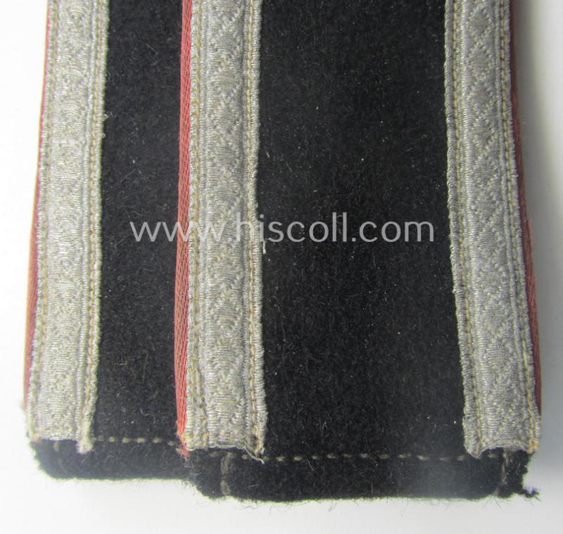 Pair of WH (Heeres) NCO-type shoulderstraps (as was specifically intended to be used on the black-coloured, 'wrap-around'-styled Panzer-tunics) as intended for an: 'Uffz. der Panzer-Trpn.'