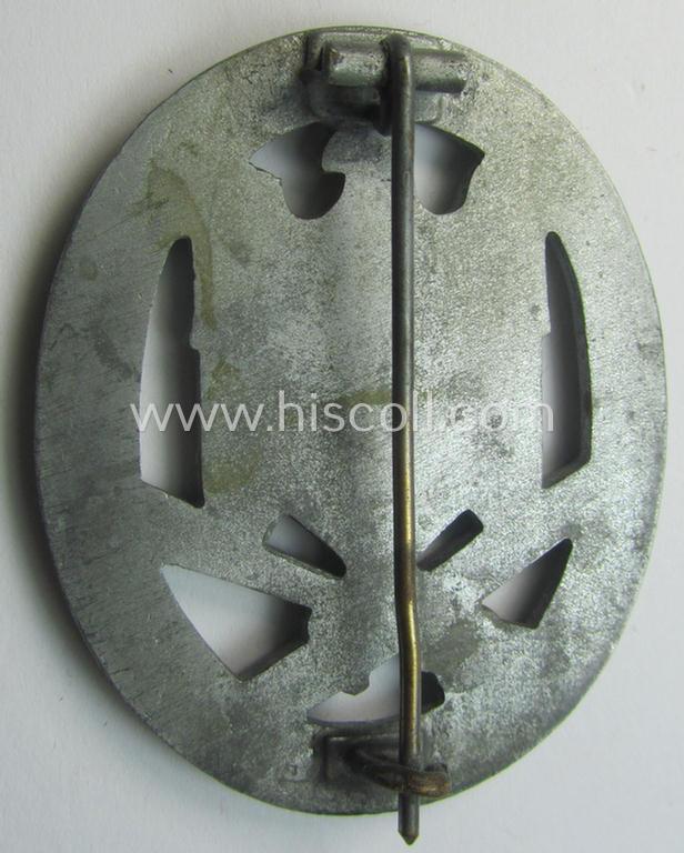 'Allgemeines Sturmabzeichen' (or: General Assault Badge ie. GAB) being a typical unmarked, zinc- (ie. 'Feinzink'-) based so-called: 'flat-back'-pattern by a (by me) unidentified maker