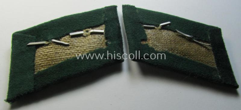 Attractive - and fully matching! - pair of TR-period, 'Zoll'- (ie. customs-) related officers'-type collar-patches (ie. 'Kragenspiegel') as executed in neat hand-embroidery as was intended for usage by a: 'Zollsekretär'