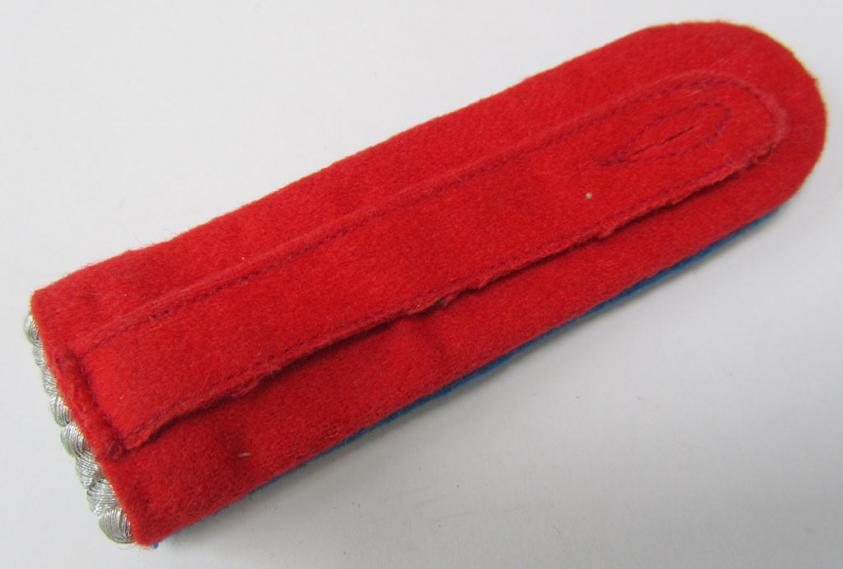 Attractive - albeit single but nevertheless scarcely encountered  - WH (Luftwaffe) 'cyphered', officers'-type shoulderboard, as was intended for usage by a: 'Leutnant der Reserve u. Waffenoffizier'