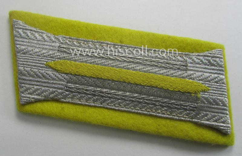 Pair of WH (Heeres) EM- (ie. NCO-) type, so-called: 'Waffenrock'- (ie. dress-) collar-tabs (ie. 'Kragenspiegel'): 'Soldat o. Uffz. eines Nachrichten-Abts. o. Rgts.'