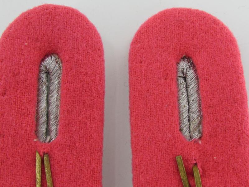 Wehrmacht (Heer) ‘Grossdeutschland’ Panzer Oberleutnant Shoulder Boards