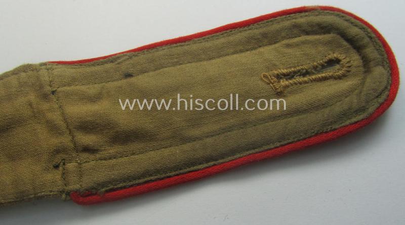 Single, WH (Luftwaffe) 'tropical-issued' NCO-type shoulderstrap (as was specifically intended for usage on the tropical-shirts ie. tunics) as was specifically intended for an: 'Uffz. der Flakartillerie-Trpn.'