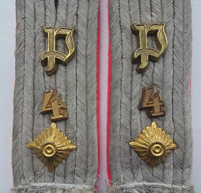 Pair of officers shoulderboards 'Hauptmann der Panzerjäger-Abts. 4'