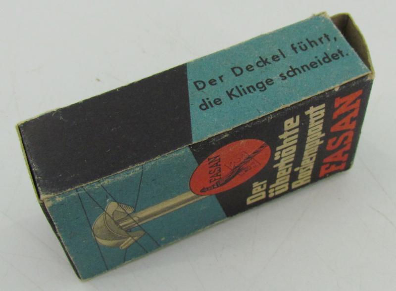 Pressed plastic razor "Pheasant" in original packaging