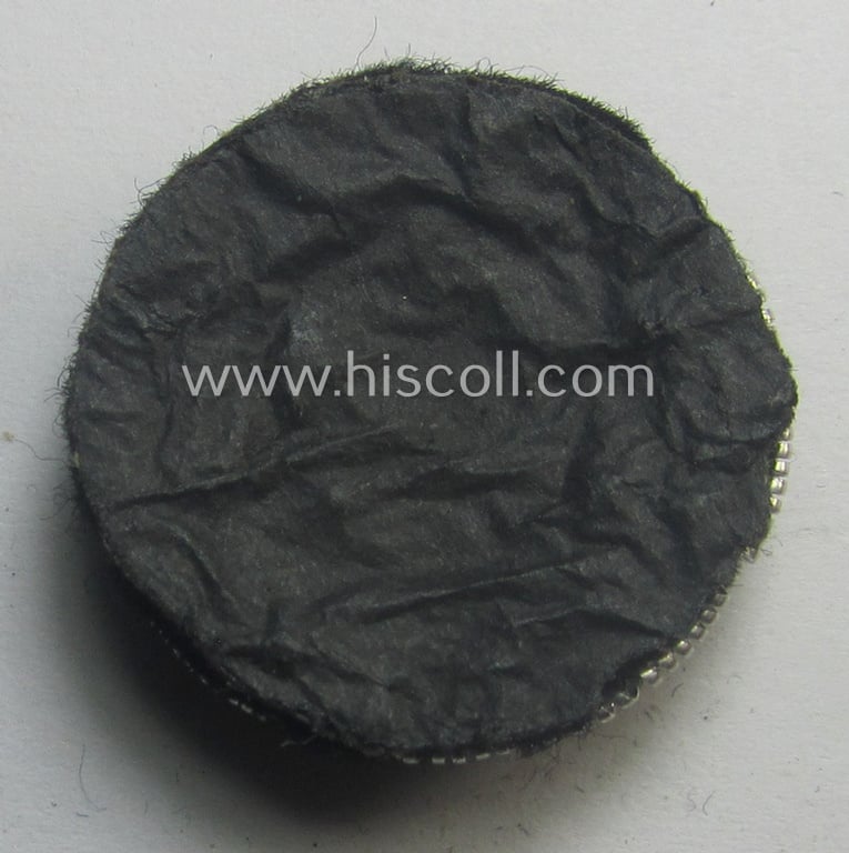 Neatly hand-embroidered, WH (Heeres o. Luftwaffe) officers'-pattern side-cap-cocarde (ie. 'Mützenkokarde für Offiziers-Schiffchen')