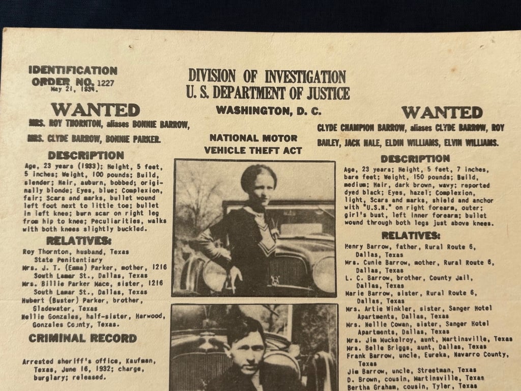 AUTHENTIC ORIGINAL BONNIE & CLYDE ISSUED WANTED POSTER DATED 1934
