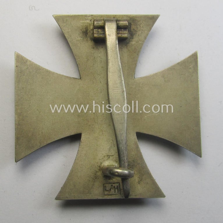 'EK1.Kl.' (or: Iron Cross 1st class) being a neatly maker- (ie. 'L/11'-) marked example as was produced by the (desirable!) 'Hersteller' (ie. maker): 'Wilhelm Deumer'