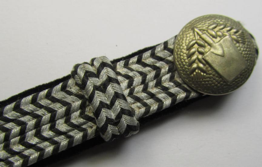 Attractive - albeit regrettably single! - 'FAD'- (ie. 'Freiwilligen-Arbeitsdienst'-) related, officers'-pattern shoulderboard (ie. 'Schulterstück') as was intended for - and used by - a: 'FAD-Feldmeister' (ie. lieutnant first-class)