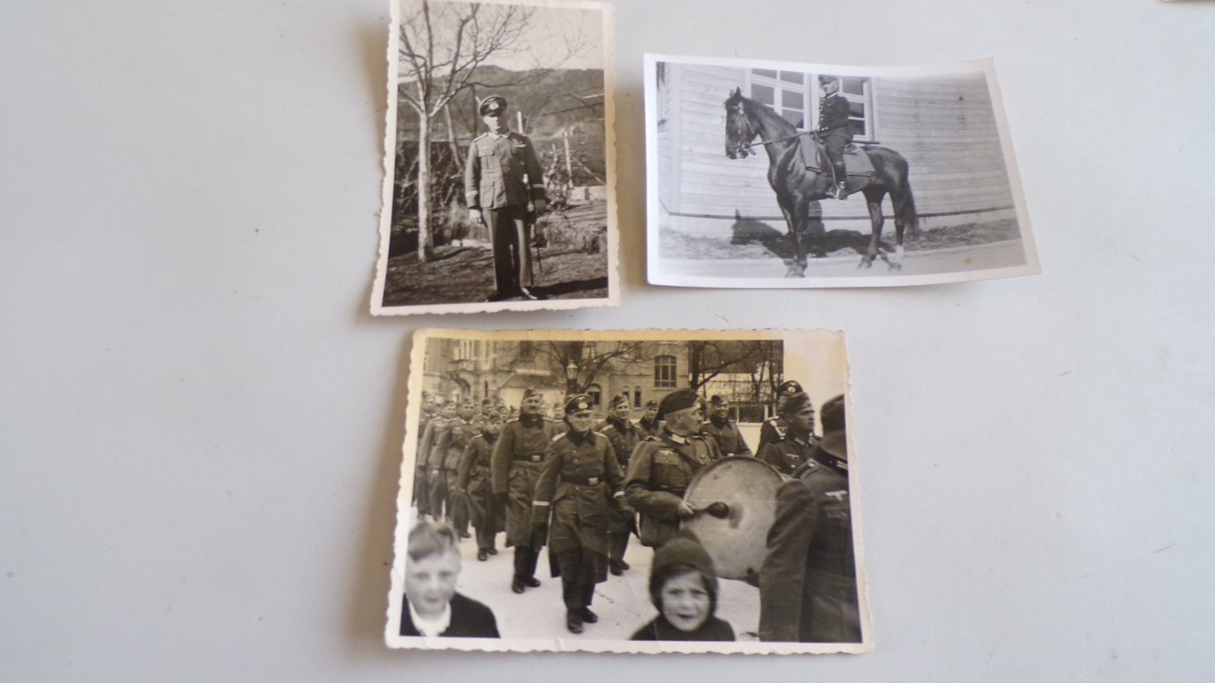 large grouping of a WWI and WWII veteran 1/2