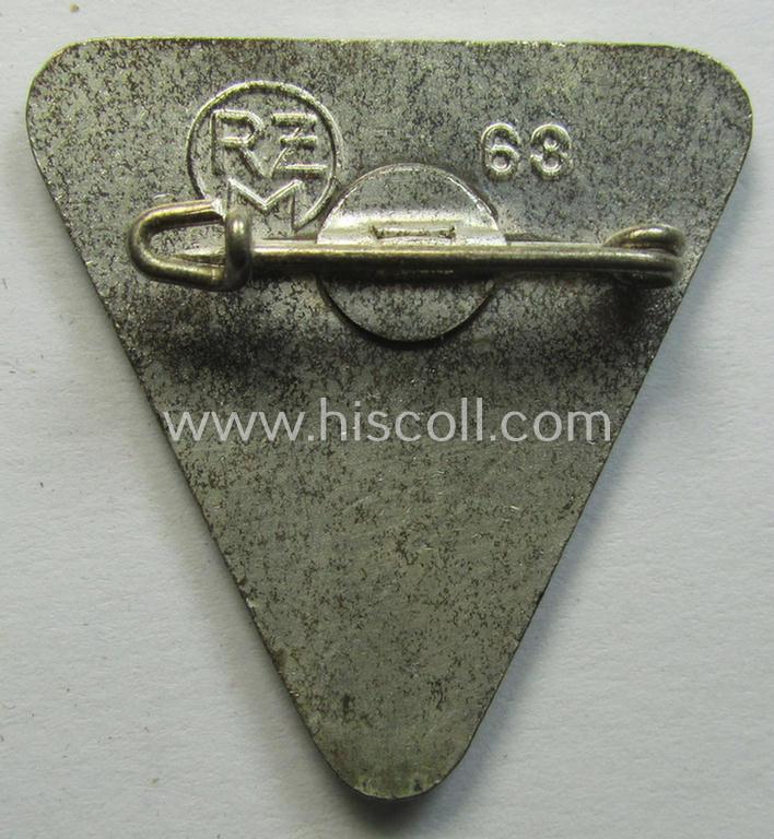 'NS-Frauenschaft'- (ie. NSF-) membership-badge (ie. 'Mitgliedsabzeichen') as was specifically intended for a: 'Frauenschaftsleiterin der Kreisleitung' (that shows an: 'RzM 63'-designation)