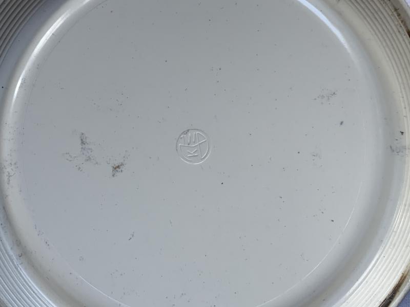 WH (Heer) White Bakelite Fat-Container