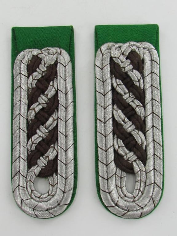 'Meister der 'Schutzpolizei' Shoulder Boards & Collar Tabs