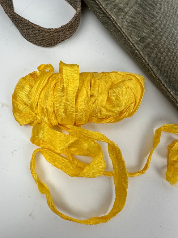 German WH Gas Warning Flag Set with  Carrying Pouch