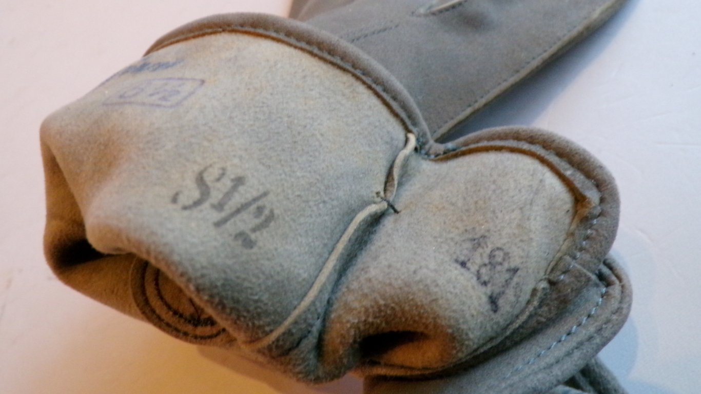 Named Officer's gloves (handschuhe)