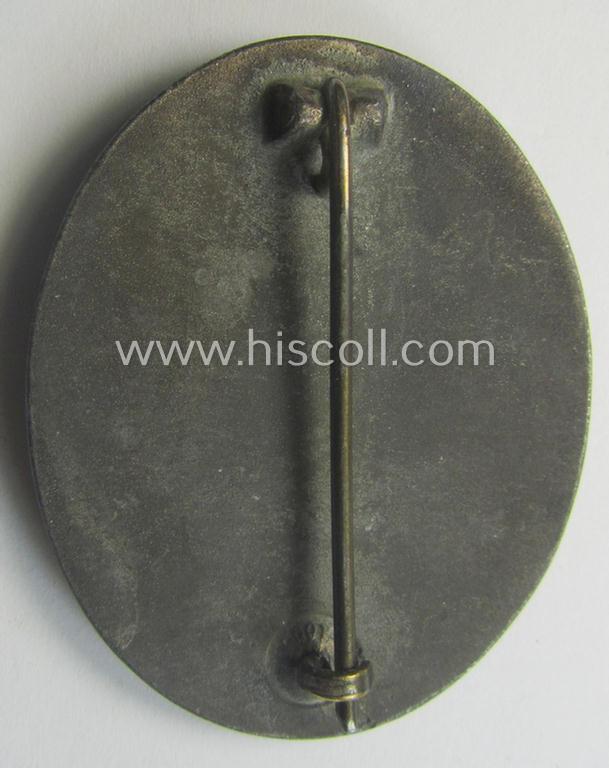 'Verwundeten-Abzeichen in Silber' being a maker- (ie. '100'-) marked example by the: 'Rudolf Wächtler u. Lange'-company