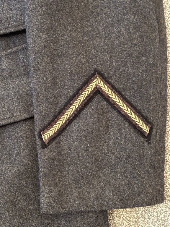 Authentic Original WWII British RAF Aircraft Enlisted Mans Tunic Dated 1945.