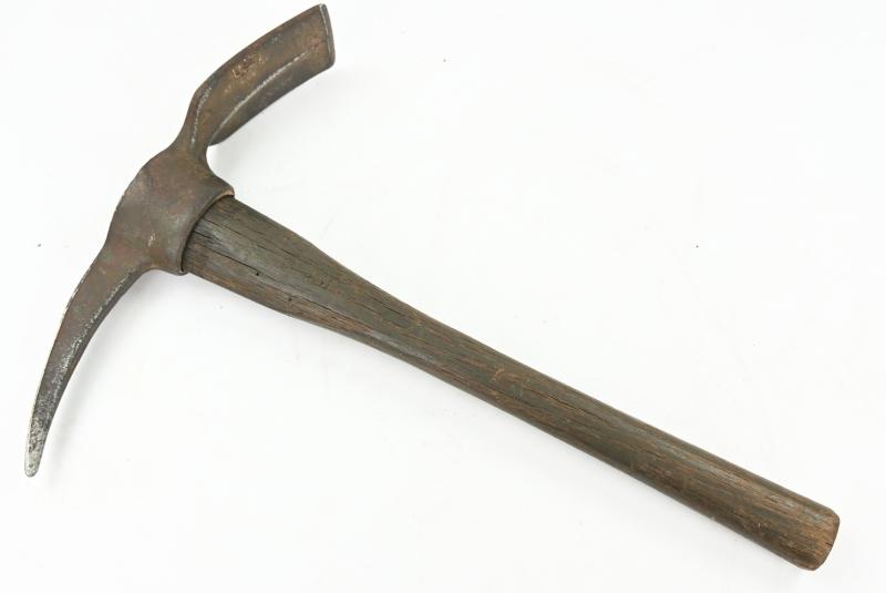 US WW2 M-1910 Pick-Mattock and carrying case