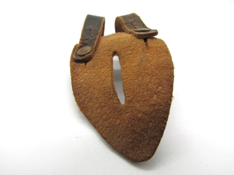 Wehrmacht binoculars Leather Anti-Movement Flap