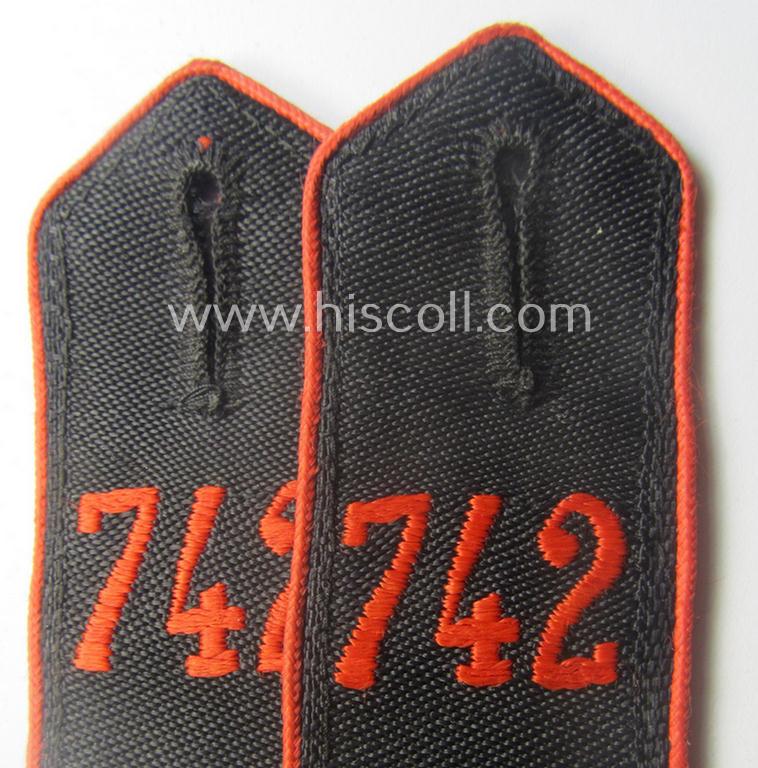 Pair of bright-red-piped, so-called: 'Allgemeine-HJ' (ie. Hitlerjugend) shoulderstraps as intended for usage by a: 'Hitlerjunge' who served within: 'Bann 742' (742 = 'Bann Rappoltsweiler')