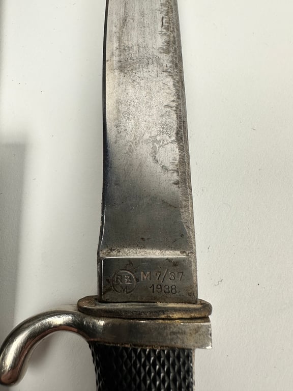 Early HJ knive "blut und Ehre!"