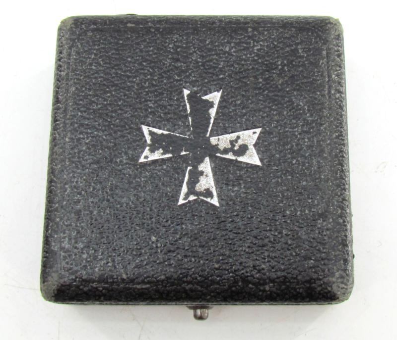 War Merit Cross (KVK) first Class without Swords in case (4)
