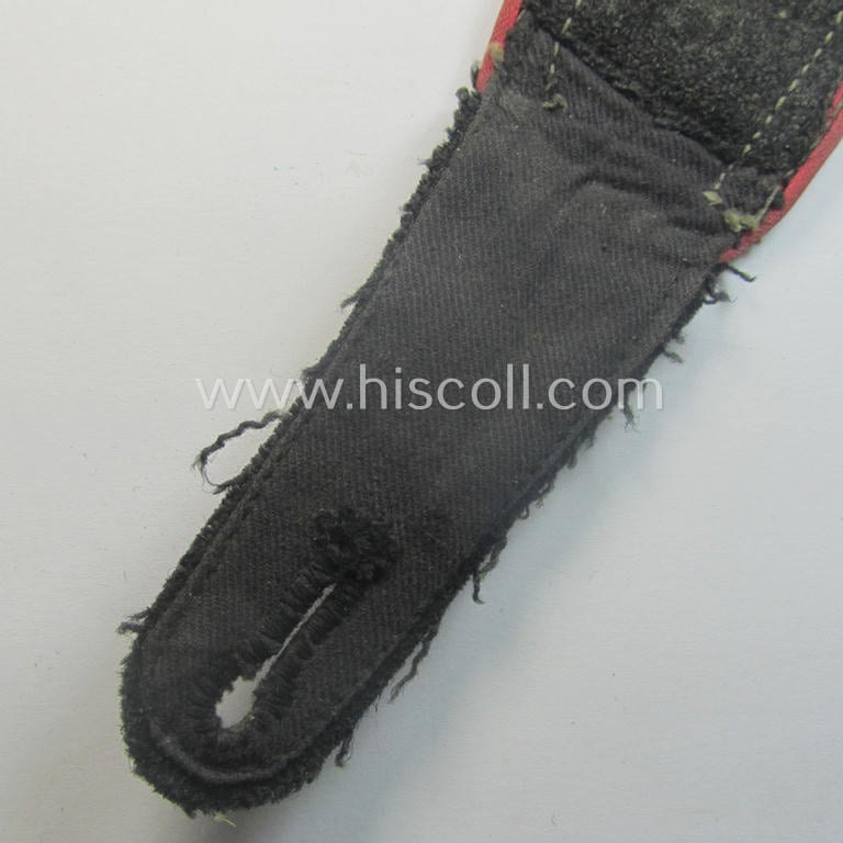 Single, WH (Heeres) early- (ie. mid-) war period, NCO-type shoulderstrap (as was specifically intended to be used on the black-coloured, 'wrap-around'-styled Panzer-tunics: 'Uffz. der Panzer-Trpn.'