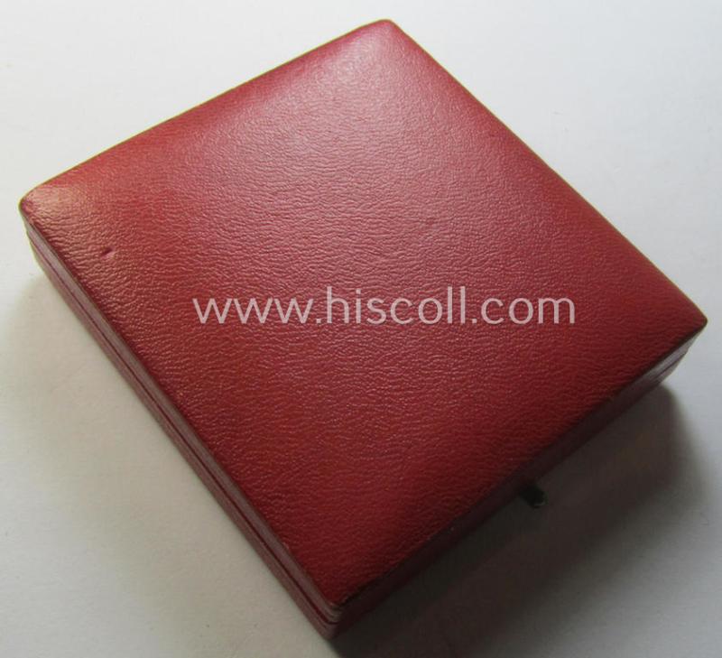 Multi-coloured- and nicely enamelled: 'Ehrenzeichen für deutsche Volkspflege 3. Stufe' that comes together with its original ribbon (ie. 'Bandabschnitt') and that comes stored in its period, 'LDO'-marked etui as found