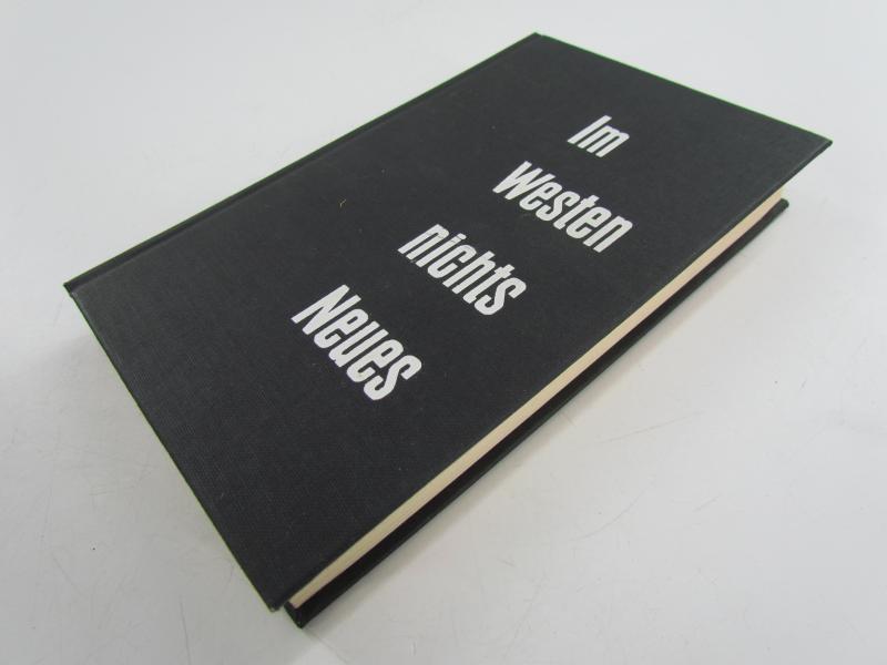 Book : Nothing New in the West