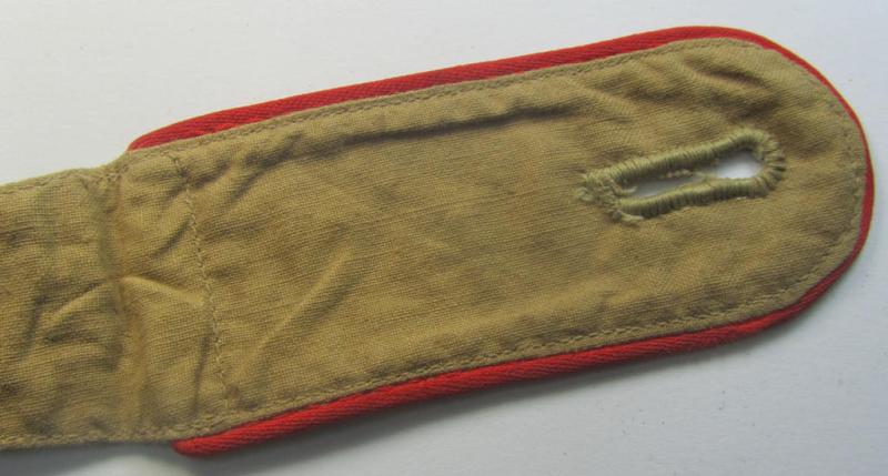 Single, WH (Luftwaffe) 'tropical-issued'-shoulderstrap (as was specifically intended for usage on the tropical-shirts ie. tunics) as was specifically intended for a: 'Soldat der Flakartillerie-Trpn.'