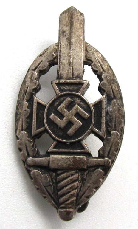 NS Reichsverband Deutscher Kriegsopfer (NSRDK) Badge RZM M 1/52