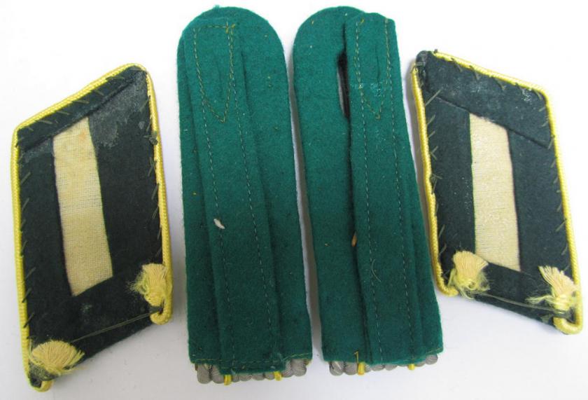 Four-pieced insignia-grouping comprising of a (matching) pair of 'cyphered'-, officers-type shoulderboards and dito collar-tabs as intended for a WH (Heeres) 'Heeresfeldpostinspektor' (being of a rank comparable with an: 'Oberleutnant'-rank)