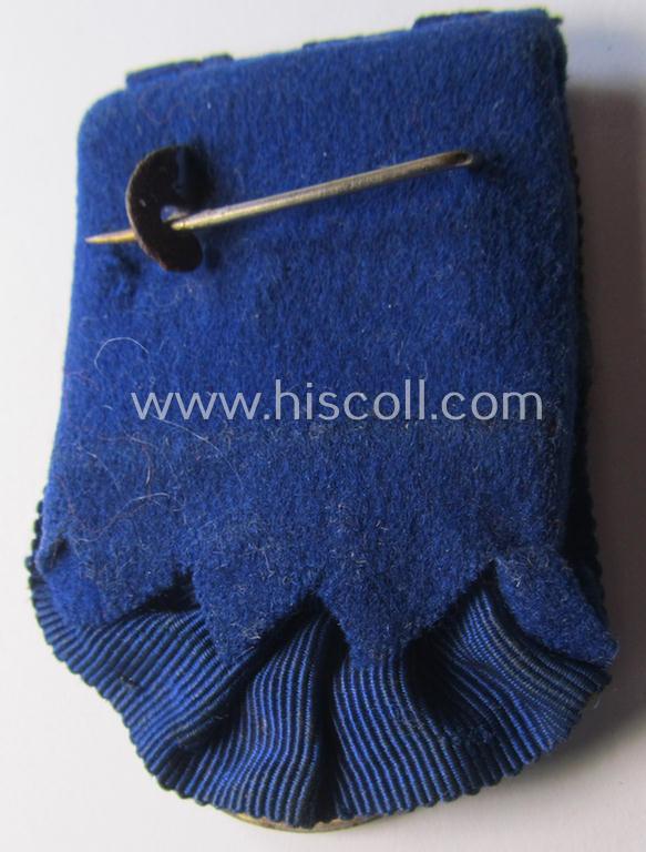 Tarnished silver-toned WH (Luftwaffe) so-called: 'Einzelspange' showing a: 'WH-Dienstauszeichnung 4. Stufe' (as was intended for 4 years of loyal-service) and that shows a detailed, Luftwaffe-type-eagle-device, period-attached