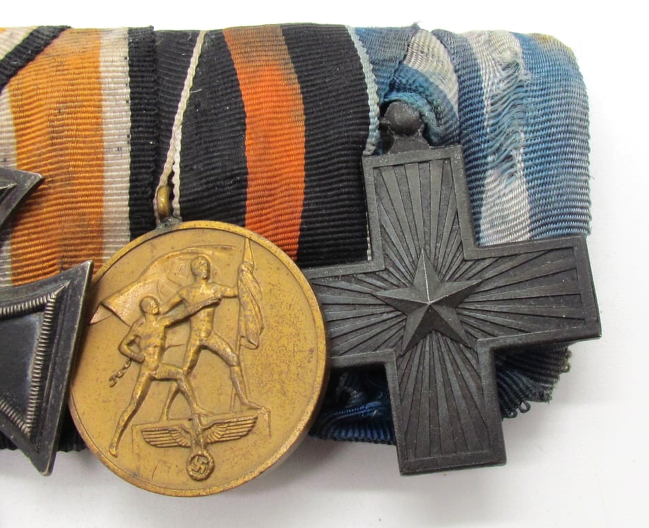 Three pieced Medal Bar with also Italian War Merit Cross (Merito di Guerra)