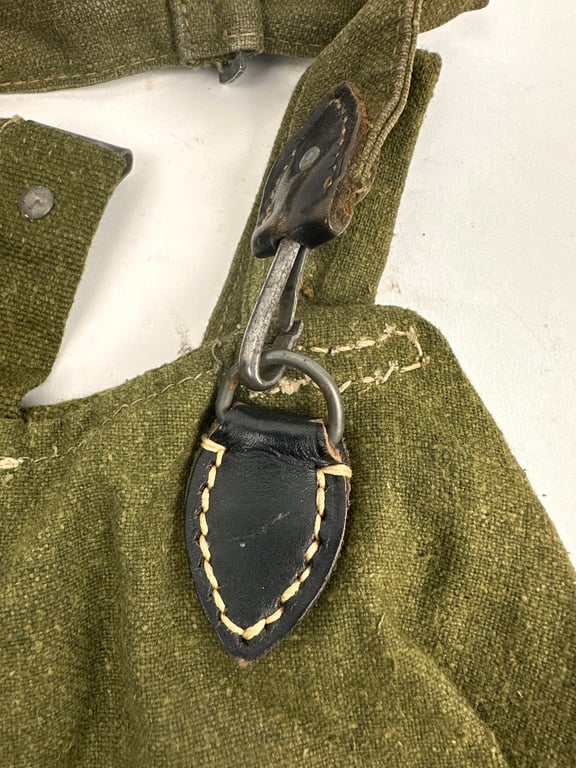 WW2 German Breadbag with strap "mint"