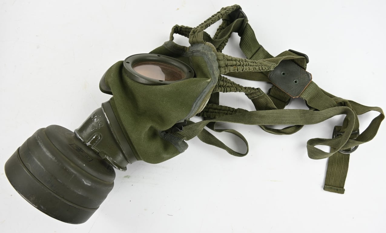 German Wehrmacht (Heer) M31 Gasmask & Cannister.
