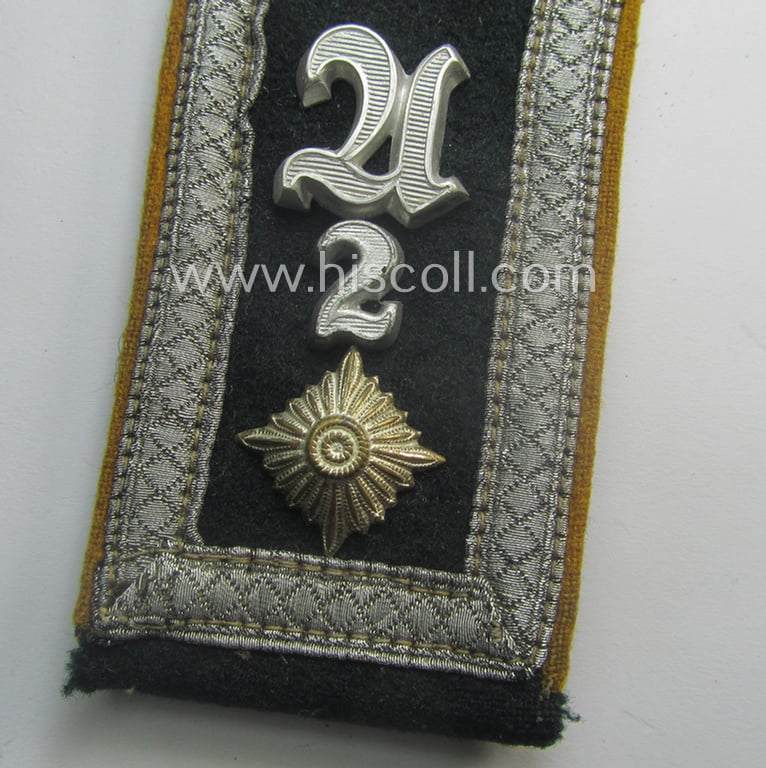 Single - but nevertheless fairly rarely seen! - WH (Heeres) neatly 'cyphered', NCO-type shoulderstrap as was intended for a: 'Feldwebel des Kavallerie-Aufklärungs-Abts. 2'
