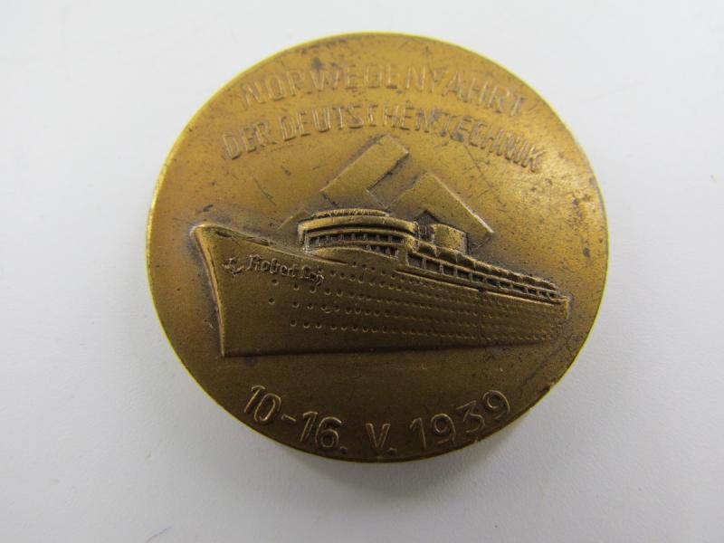 A 1939 Voyage Of The KdF Cruise Ship "Robert Ley" To Norway Medal